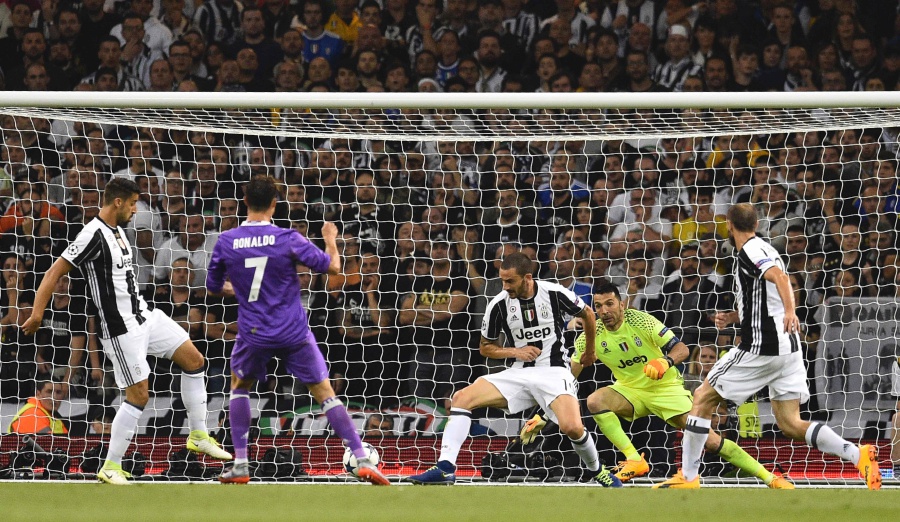 Cristiano Ronaldo shooting for Real Madrid against Juventus in the 2017 UEFA Champions League final in Cardiff